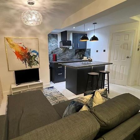 Newly Renovated Modern Studio Apartment In West Kensington ロンドン エクステリア 写真