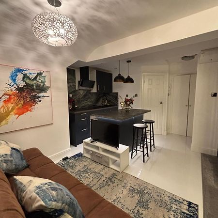 Newly Renovated Modern Studio Apartment In West Kensington ロンドン エクステリア 写真